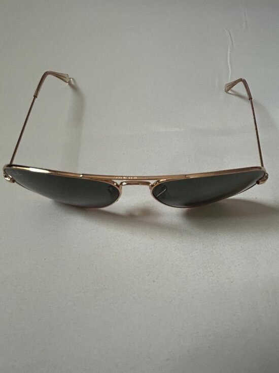 RAY-BAN SUNGLASSES – AVIATOR GOLD TONE FRAME – POLARIZED DARK LENSES (WOMENS) main image 12